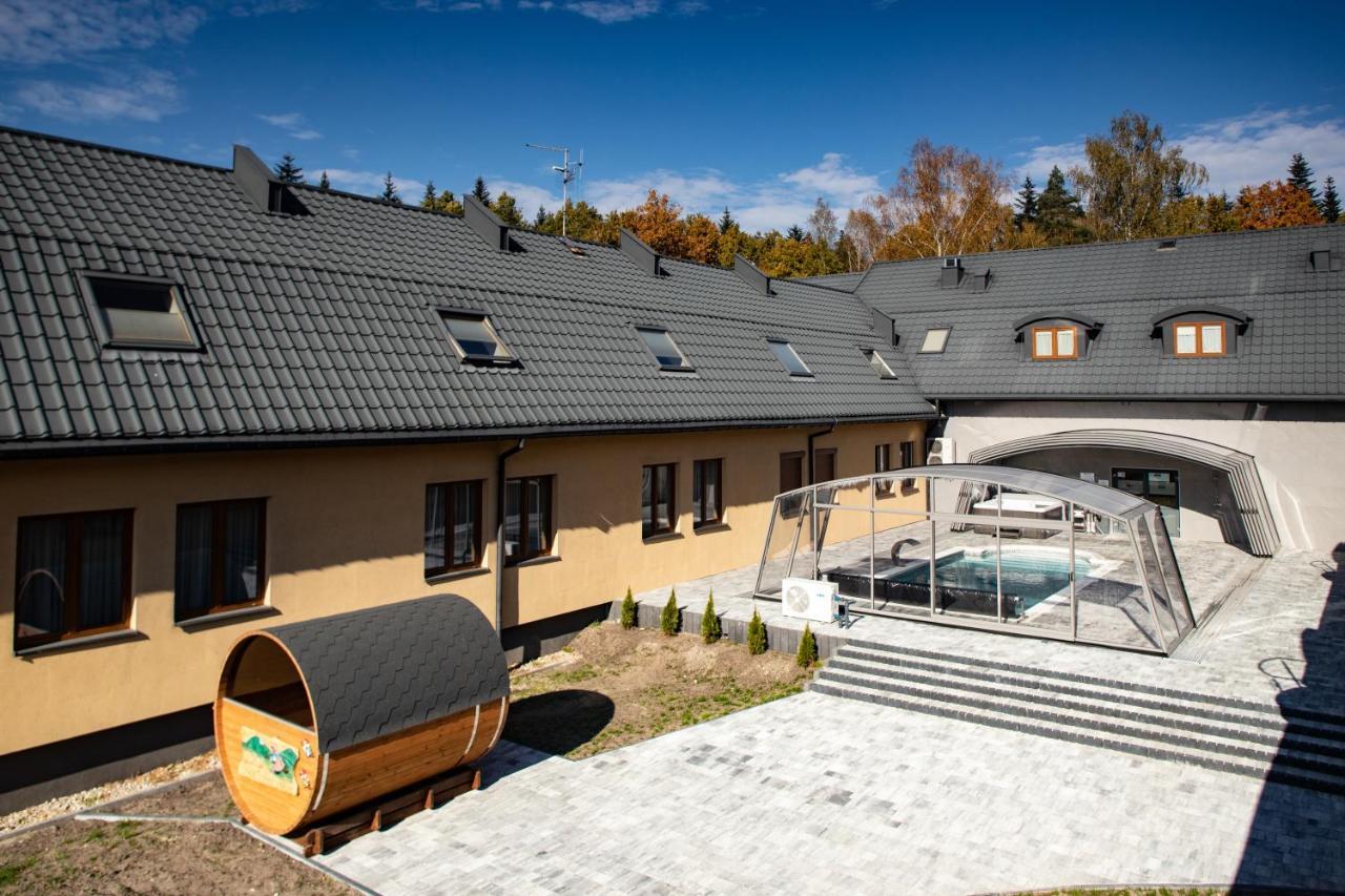Hotel Paradiso Suchedniów Exterior foto